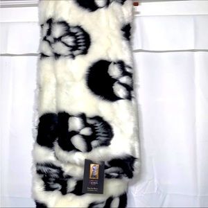Halloween Cynthia Rowley Faux Fur Skull Throw 50”x60” As Seen On Tiktok